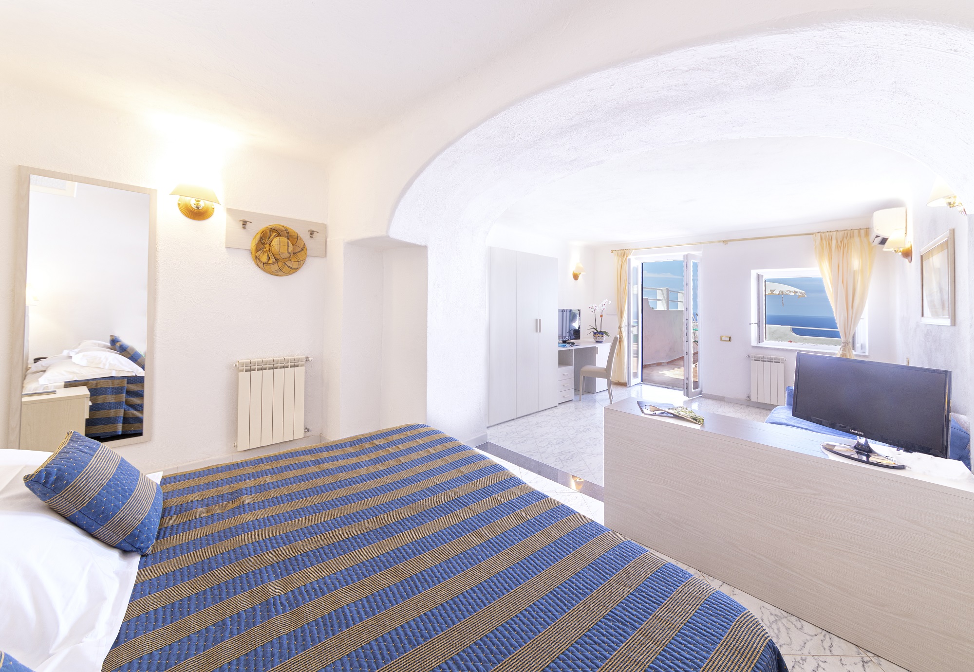 Immagine 1 della camera Junior Suite with front sea view