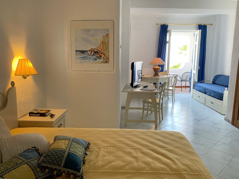 Immagine 3 della camera Junior Suite with side sea view