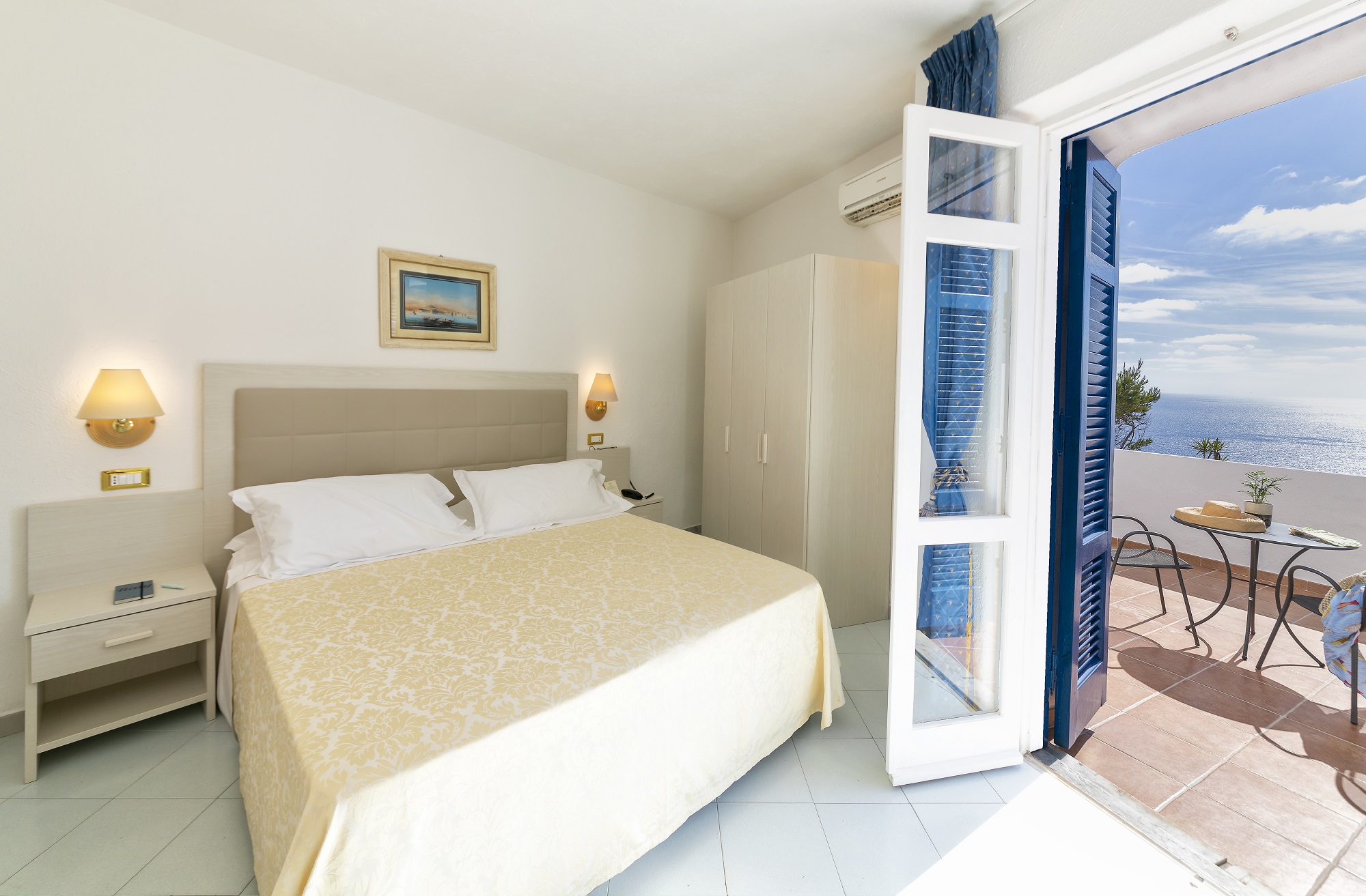 Immagine 1 della camera Superior front sea view, balcony or terrace