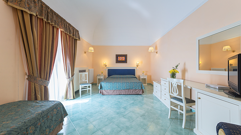 Immagine 1 della camera Classic Triple room with balcony