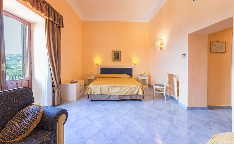 Immagine 1 della camera Deluxe triple room with seaview and terrace
