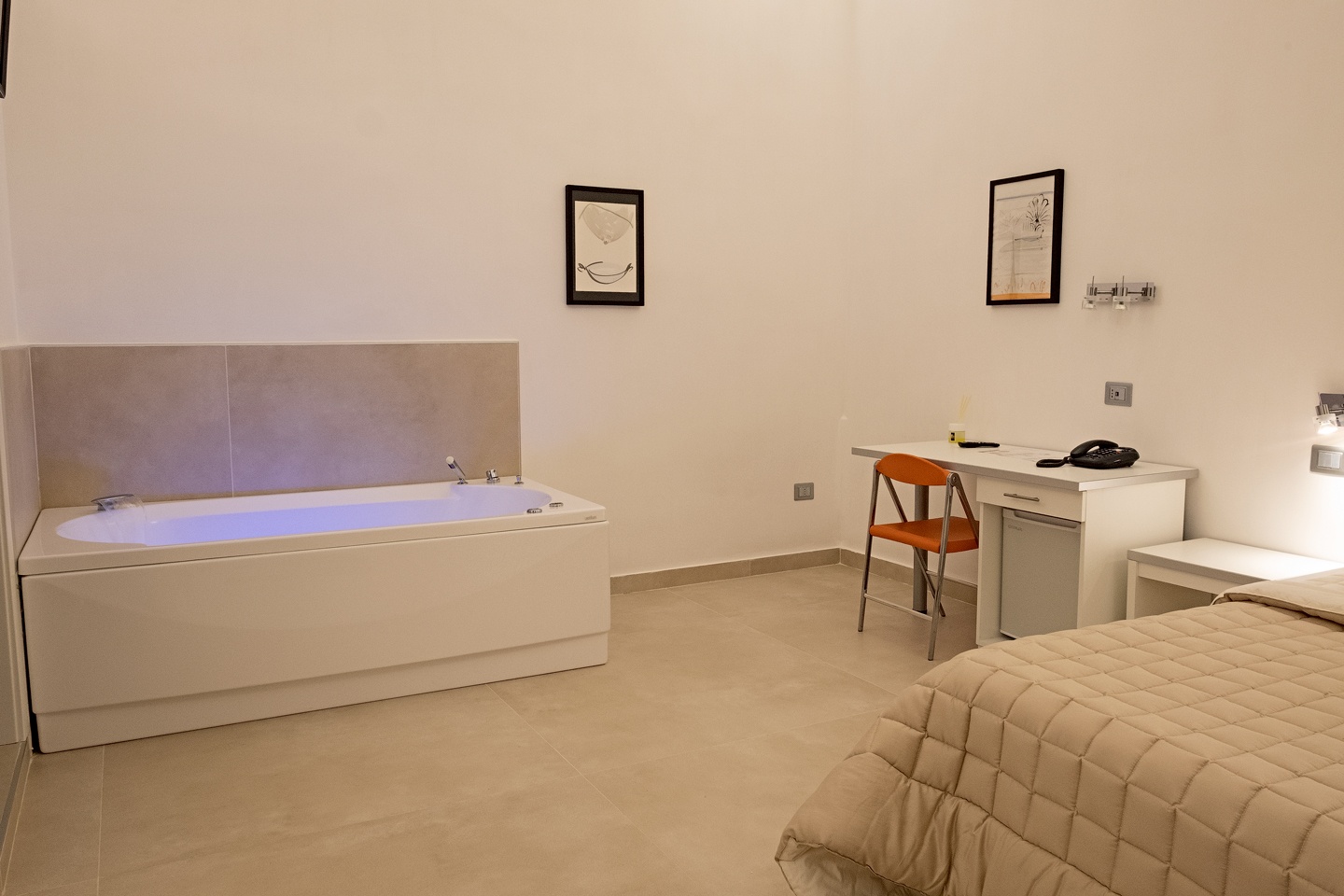 Immagine 2 della camera SUITE CON VASCA