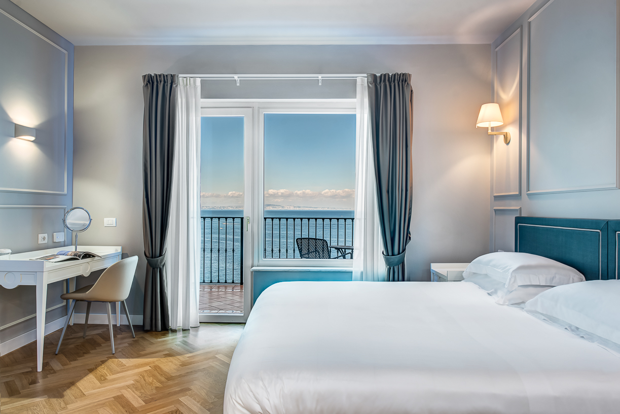 Immagine 1 della camera Deluxe Junior Suite with sea view and terrace