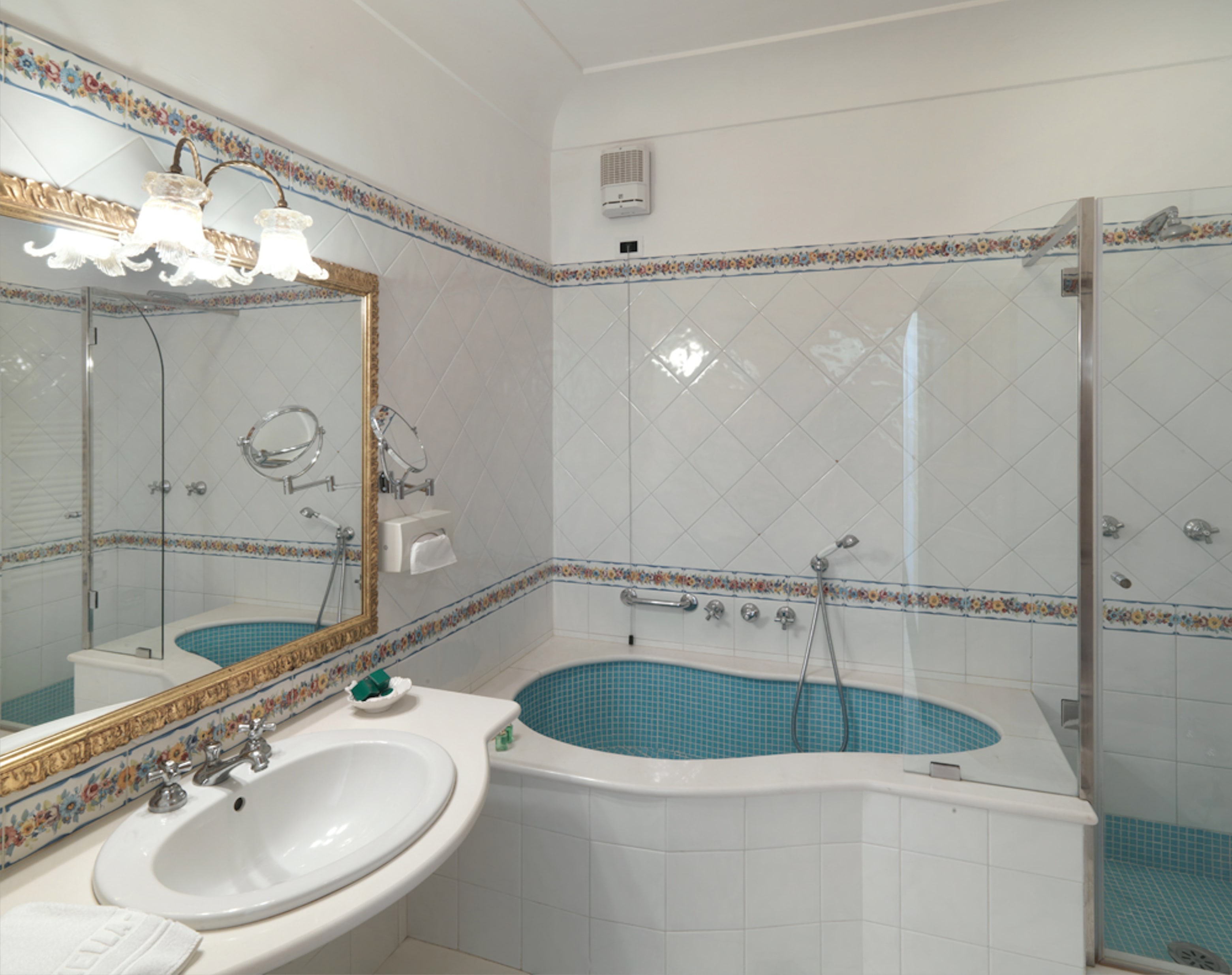 Immagine 5 della camera Deluxe Junior Suite with terrace and sea view